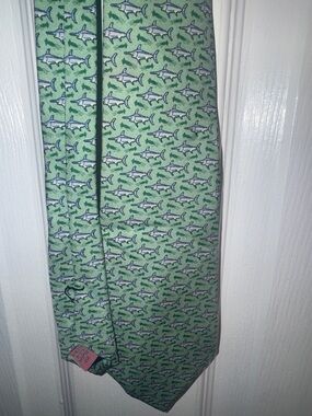 Green Swordfish Pattern Vineyard Vines Silk Tie